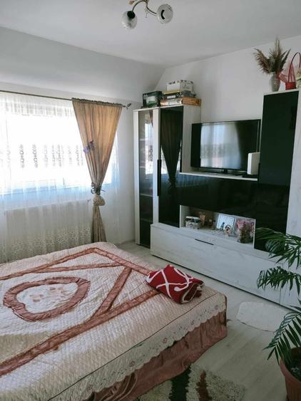 Apartament cu 3 camere decomandat în Exterior Vest