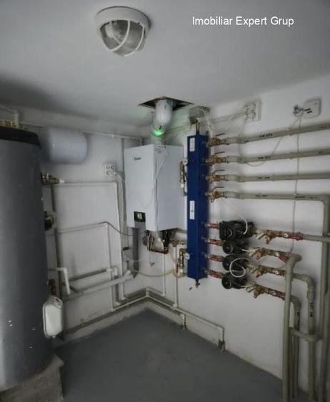 Casă individuală cu 8 camere cu Canalizare în Tineretului