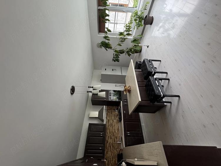 Casă cu 5 camere cu Teren 550 Mp în Sânmihaiu Român