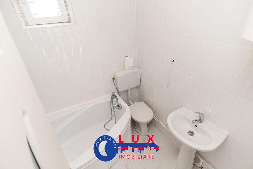 Casă individuală cu 2 camere cu Canalizare în Central