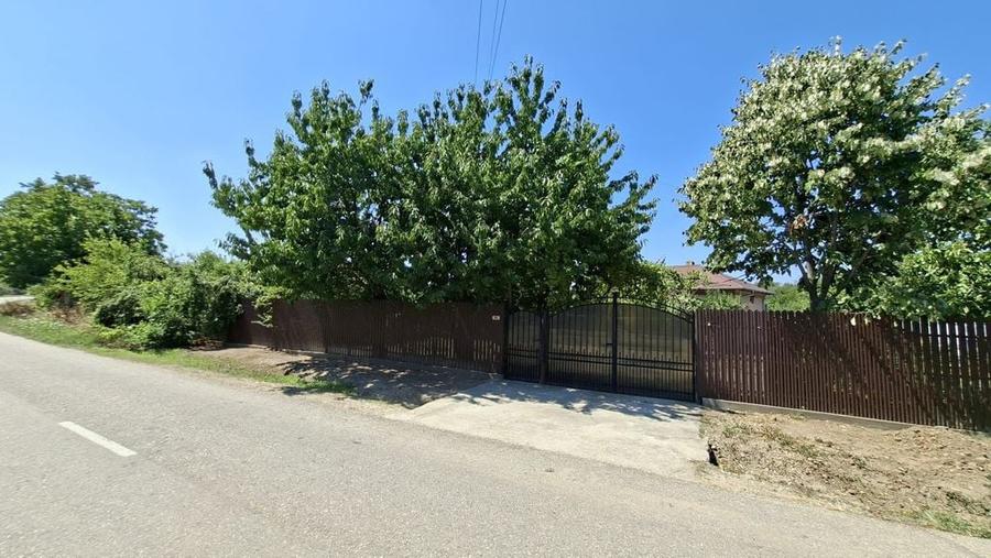 Casă cu 3 camere cu Teren 1667 Mp în Teiu