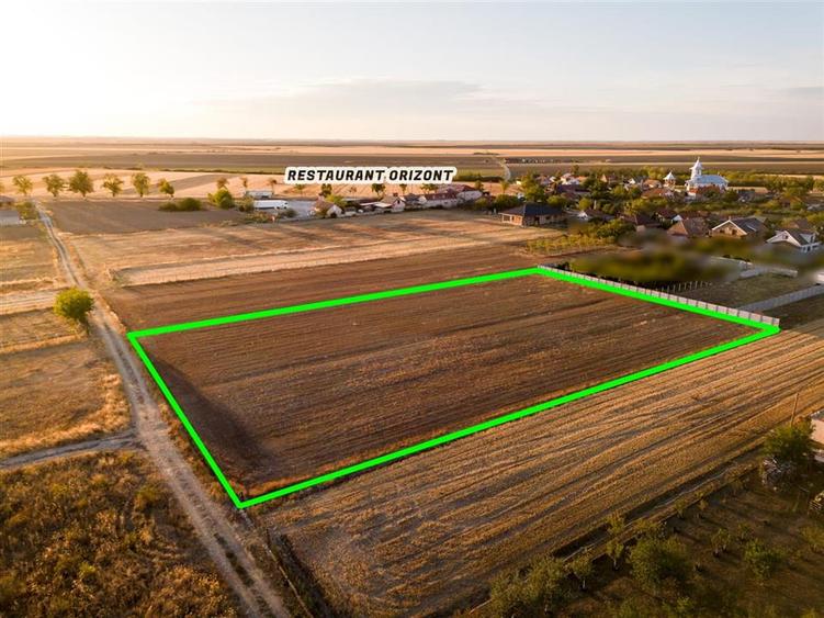 Teren intravilan de 5853 mp, în Gepiu