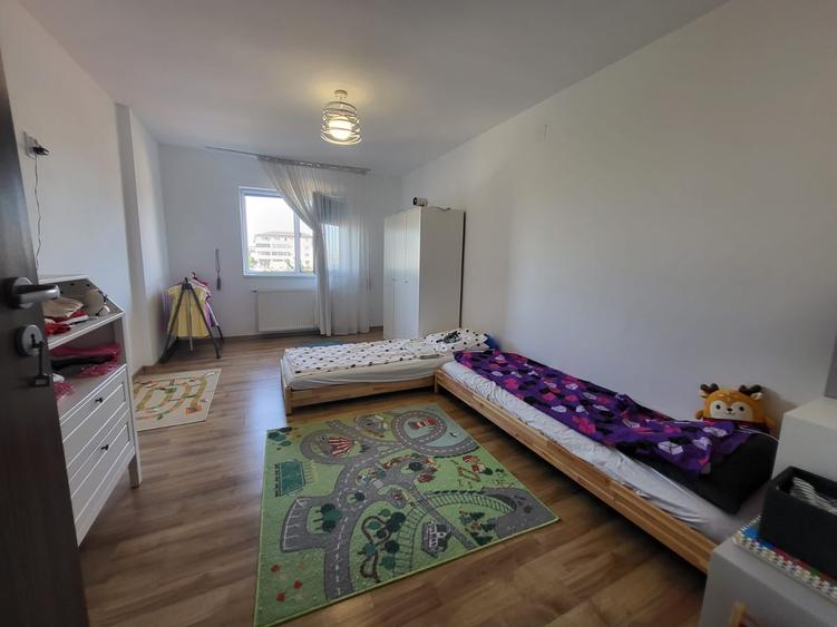 Duplex cu 5 camere cu Canalizare în Sud-Est