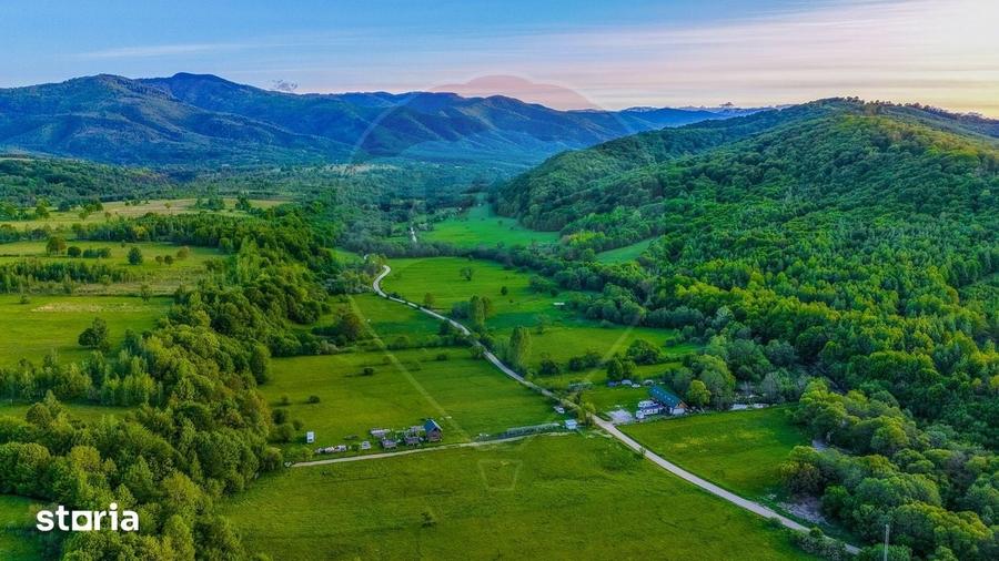 Teren de 3352 mp, în Șinca
