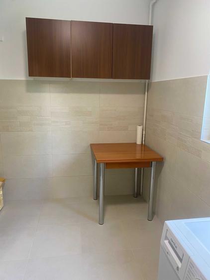 Apartament cu 3 camere semidecomandat în Exterior Vest