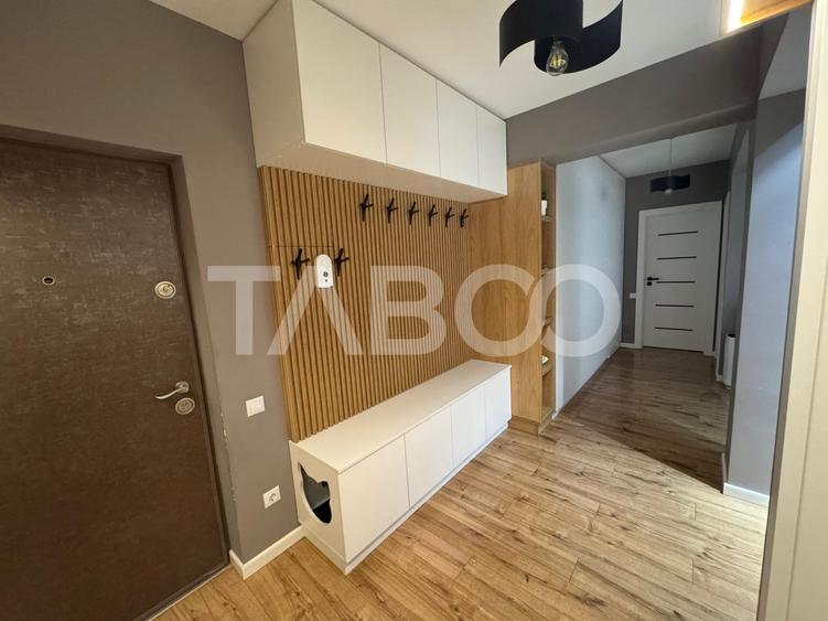 Apartament cu 3 camere semidecomandat, mobilat în Turnișor