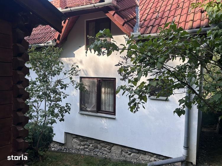 Casă cu 4 camere decomandat cu Teren 489 Mp în Sadu