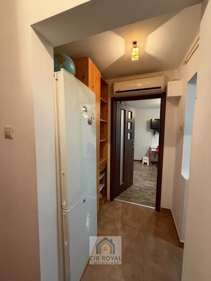 Apartament cu 2 camere decomandat în Victoriei