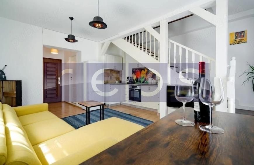 Apartament cu 4 camere semidecomandat, mobilat în P-ța Unirii