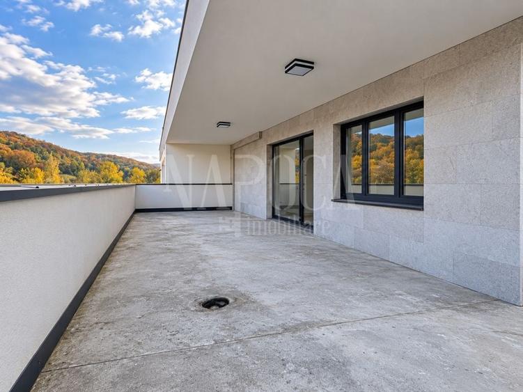 Apartament cu 3 camere semidecomandat în Florești