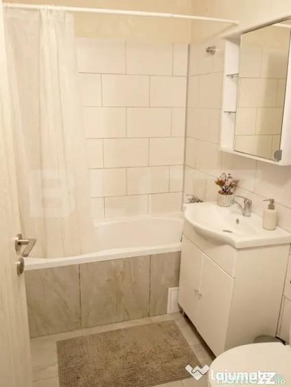 Apartament cu 2 camere semidecomandat în Micro 4