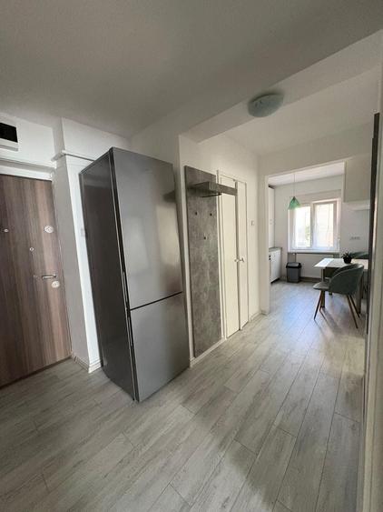 Apartament cu 2 camere decomandat în Medicină