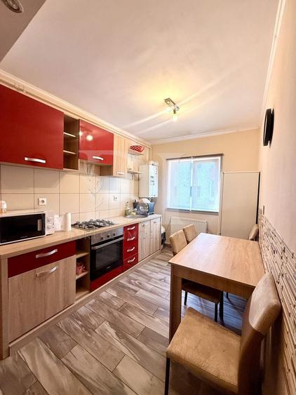 Apartament cu 2 camere semidecomandat, mobilat în Florești