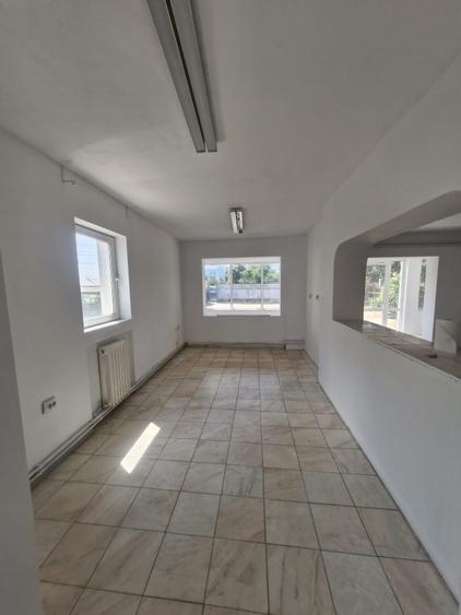 Casă cu 8 camere cu Canalizare în Săftica