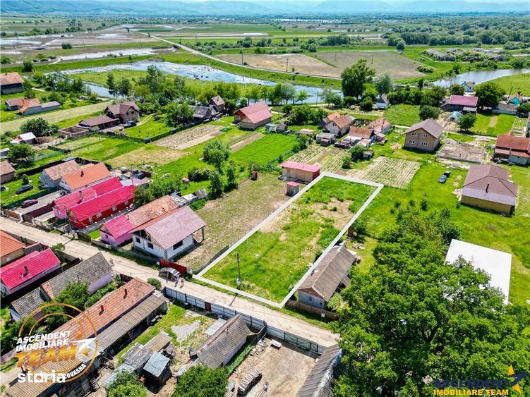 Teren de 1042 mp, în Ozun