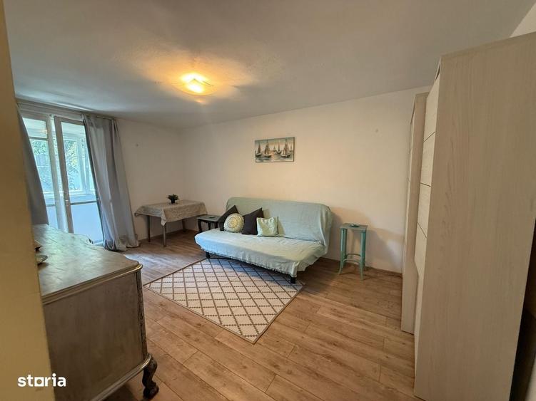 Apartament cu 3 camere decomandat în Dristor