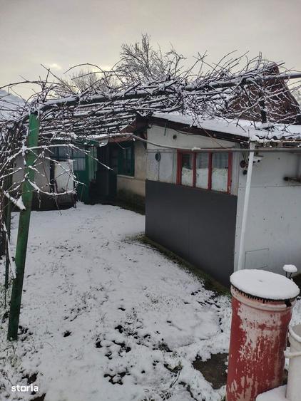 Casă cu 2 camere cu Teren 420 Mp în Central