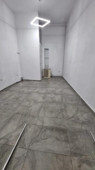 Spațiu comercial, de 20 mp, în Central