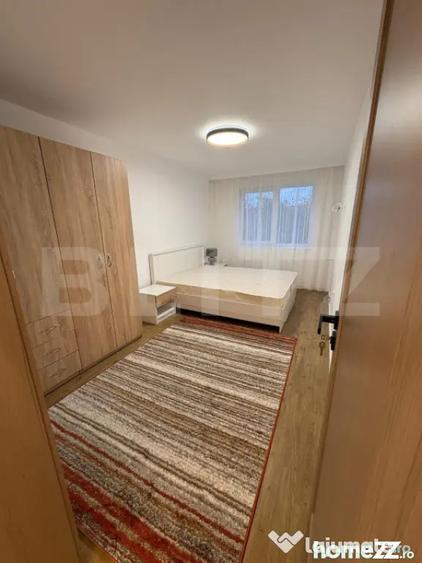 Apartament cu 4 camere semidecomandat în Universității