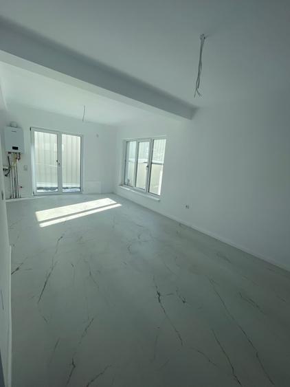 Duplex cu 4 camere cu Canalizare în Central