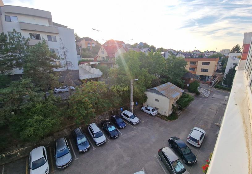 Apartament cu 3 camere decomandat în Banat