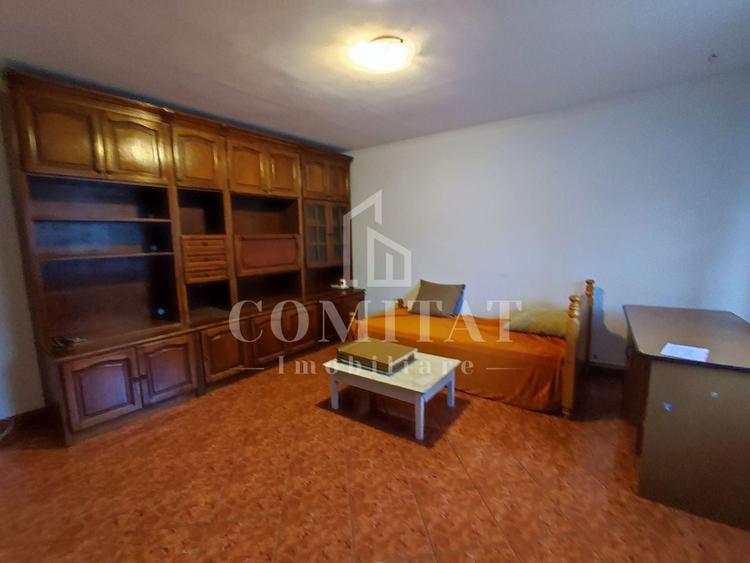 Apartament cu 3 camere semidecomandat, mobilat în Mănăștur — fotografia 2