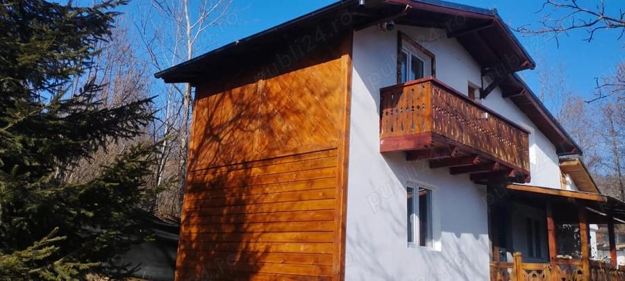 Casă cu 2 camere cu Teren 850 Mp în Central