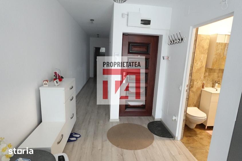 Apartament cu 3 camere decomandat în Valea Roșie