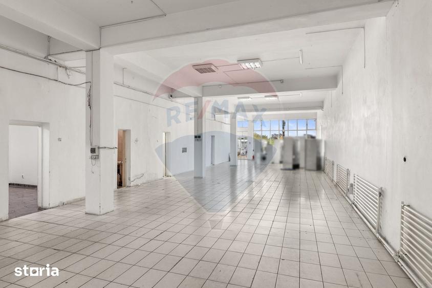 Spațiu comercial, de 400 mp, în Aradul Nou