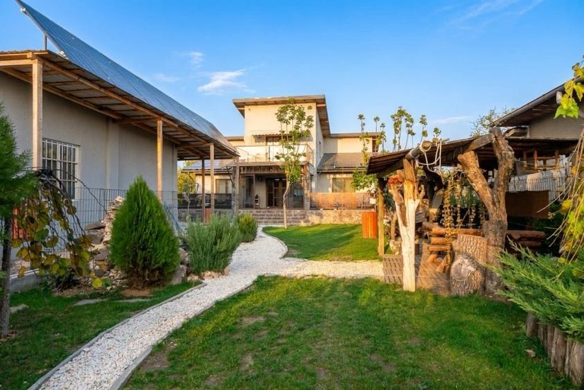 Casă individuală cu 6 camere cu Canalizare în Puchenii Mari