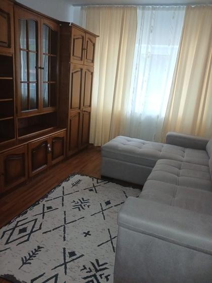 Apartament cu 2 camere decomandat în Industrială