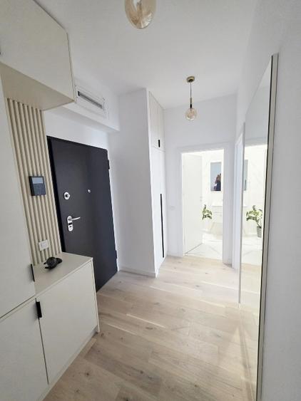 Apartament cu 2 camere decomandat, mobilat în Central