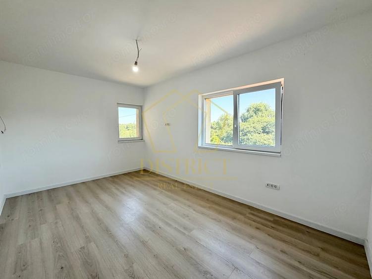 Casă cu 5 camere cu Teren 470 Mp în Ghiroda