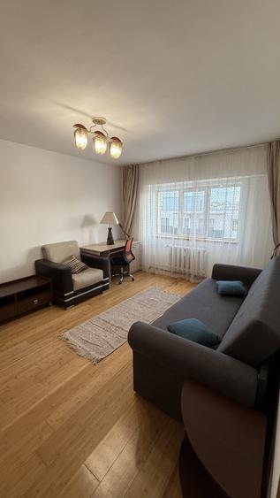 Apartament cu 3 camere decomandat în Zorilor