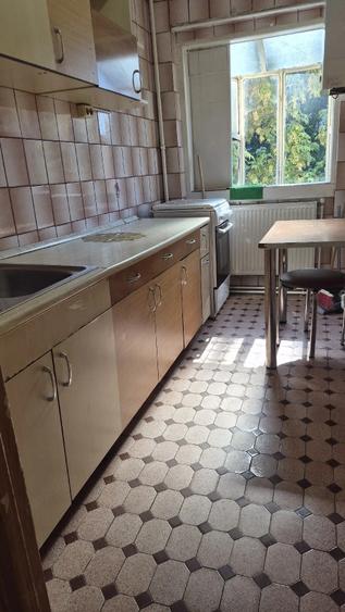 Apartament cu 2 camere semidecomandat în Ferentari