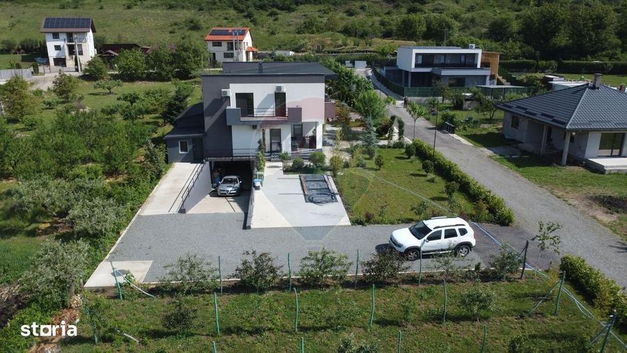 Casă cu 4 camere cu Teren 671 Mp în Rădaia