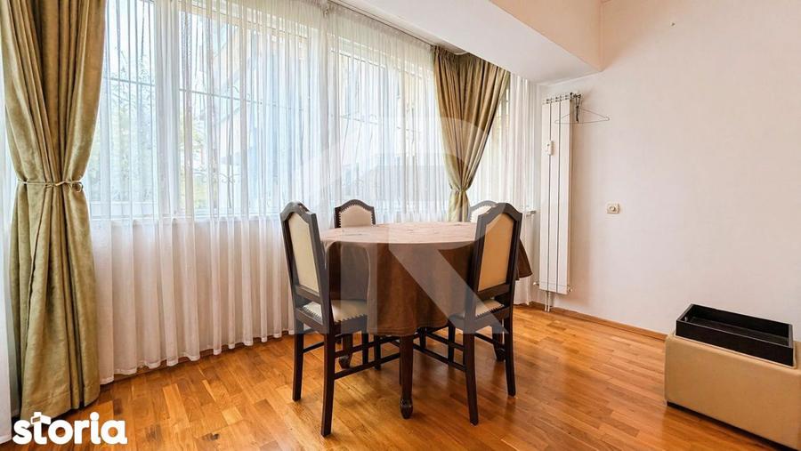Apartament cu 3 camere, mobilat în Tei