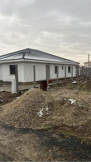 Casă cu 3 camere în Remetea Mare
