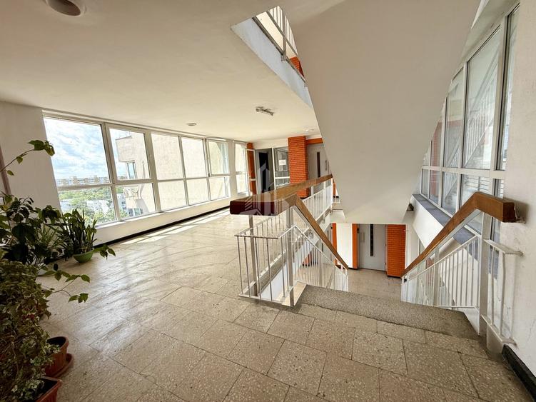 Apartament cu 2 camere circular, mobilat în Titan
