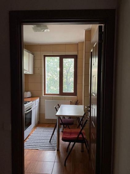 Apartament cu 2 camere semidecomandat, mobilat în Unirii