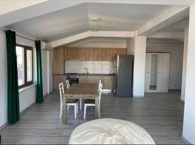 Apartament cu 2 camere decomandat în Mofleni