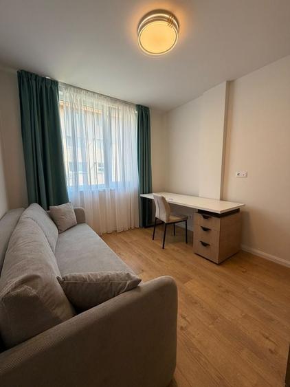 Apartament cu 3 camere semidecomandat, mobilat în Florești