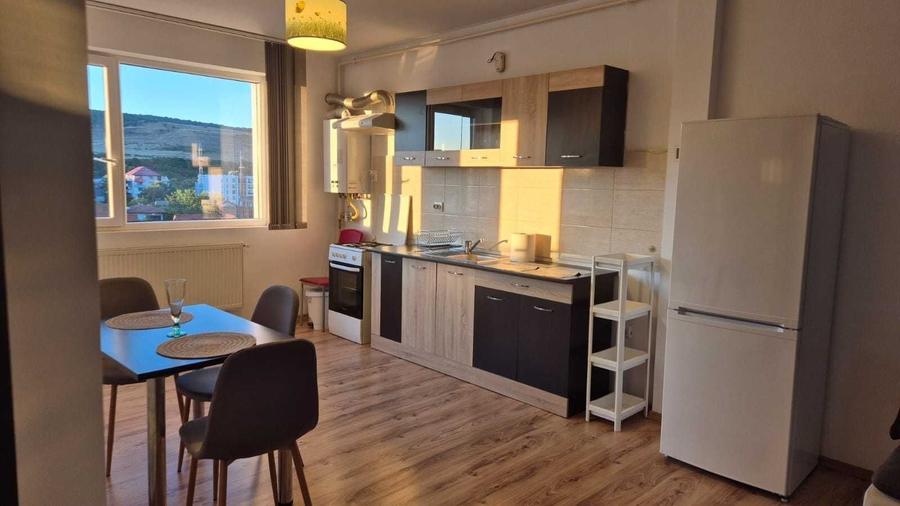 Apartament cu 2 camere semidecomandat în Florești