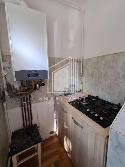 Apartament cu 3 camere semidecomandat, mobilat în Micro 16