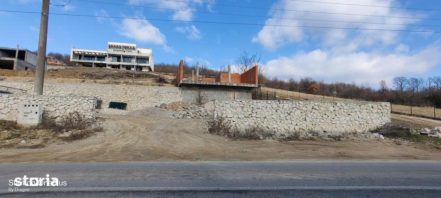 Teren de 700 mp, în Eșelnița