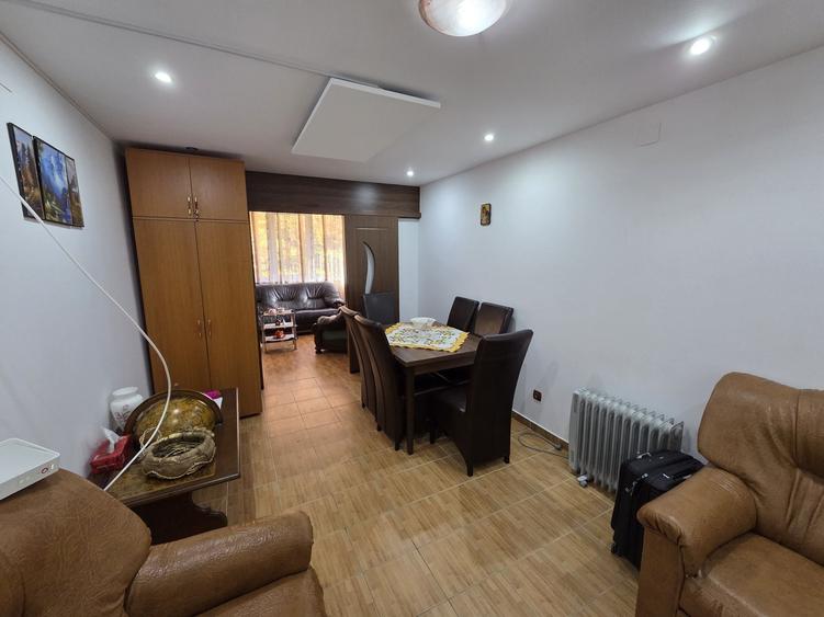 Apartament cu 3 camere semidecomandat în Poiana Brașov