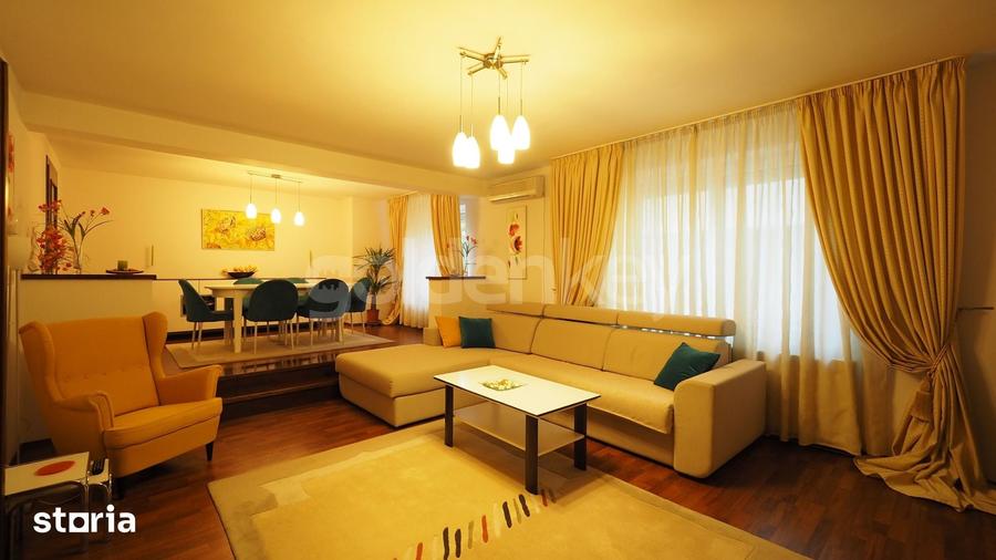 Casă cu 10 camere cu Teren 633 Mp în Central