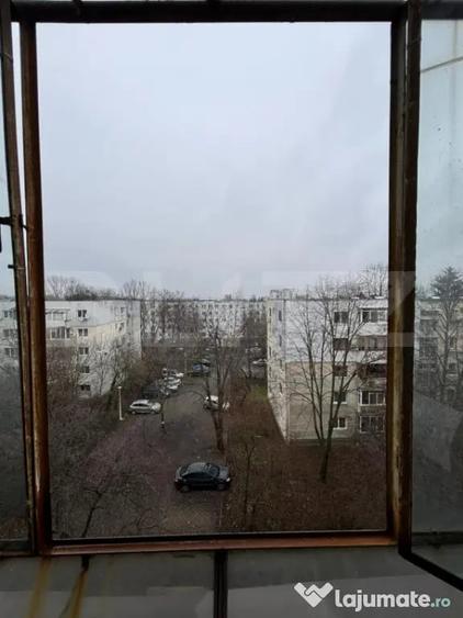 Apartament cu 4 camere semidecomandat în Nord