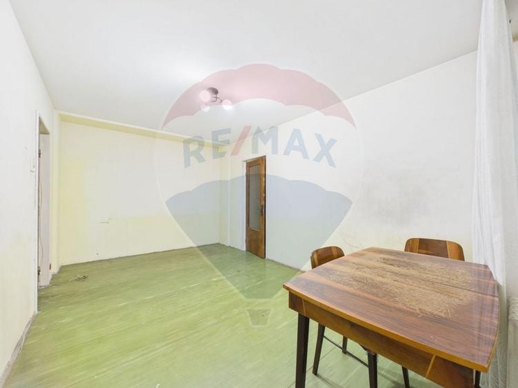 Apartament cu 2 camere semidecomandat, mobilat în Berceni