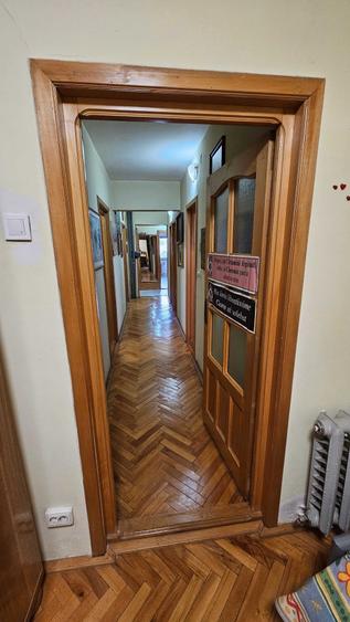 Apartament cu 4 camere decomandat în Dosu Bricii